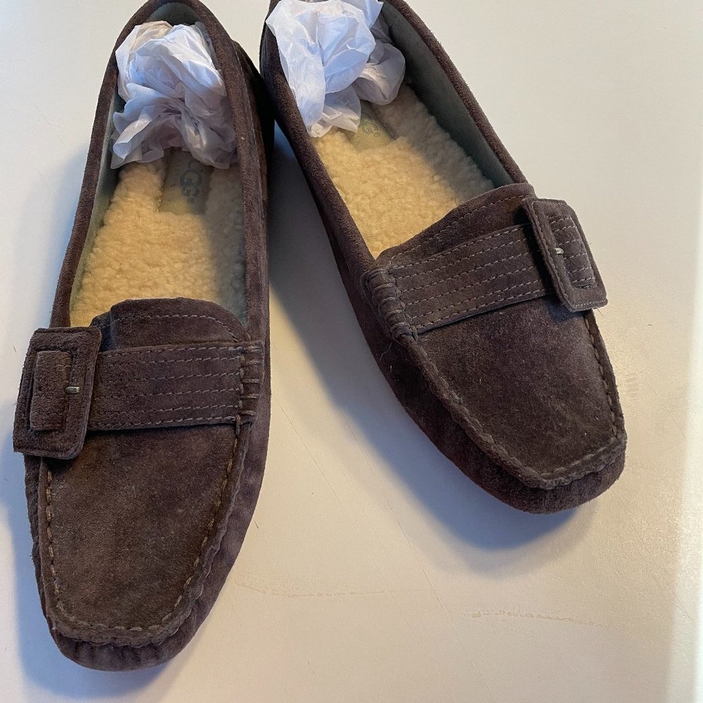 UGG  Shearling lined, Brown suede slip on Driving Shoes WOMANS size 8 NEW no box